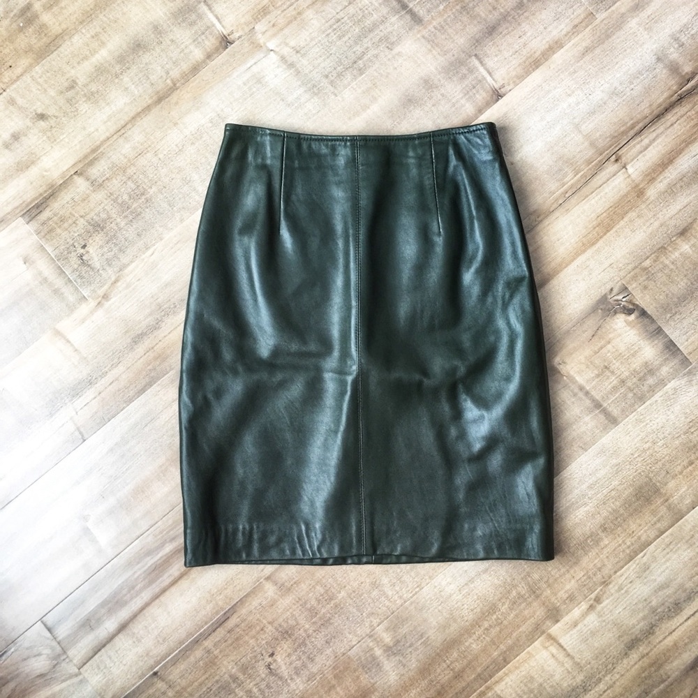 Vintage green genuine leather Ellen Tracy skirt!